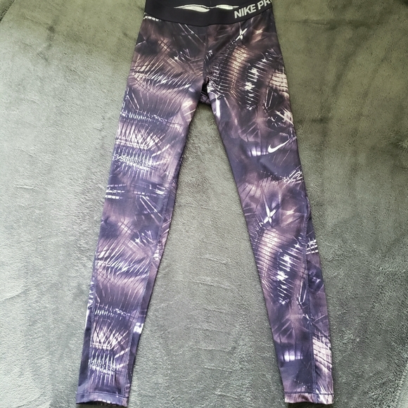 Nike Pro Dri-fit workouts - Picture 4 of 5